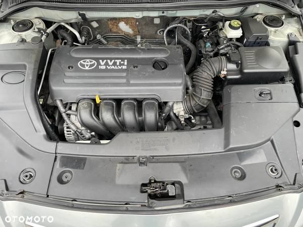 Toyota Avensis 1.8 VVT-i Sol - 19
