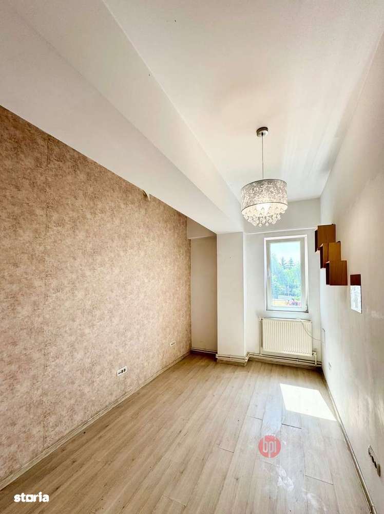 SE INCHIRIAZA 3 spatii comerciale (birouri), ultracentral, Falticeni - Imagine principală: 2/13