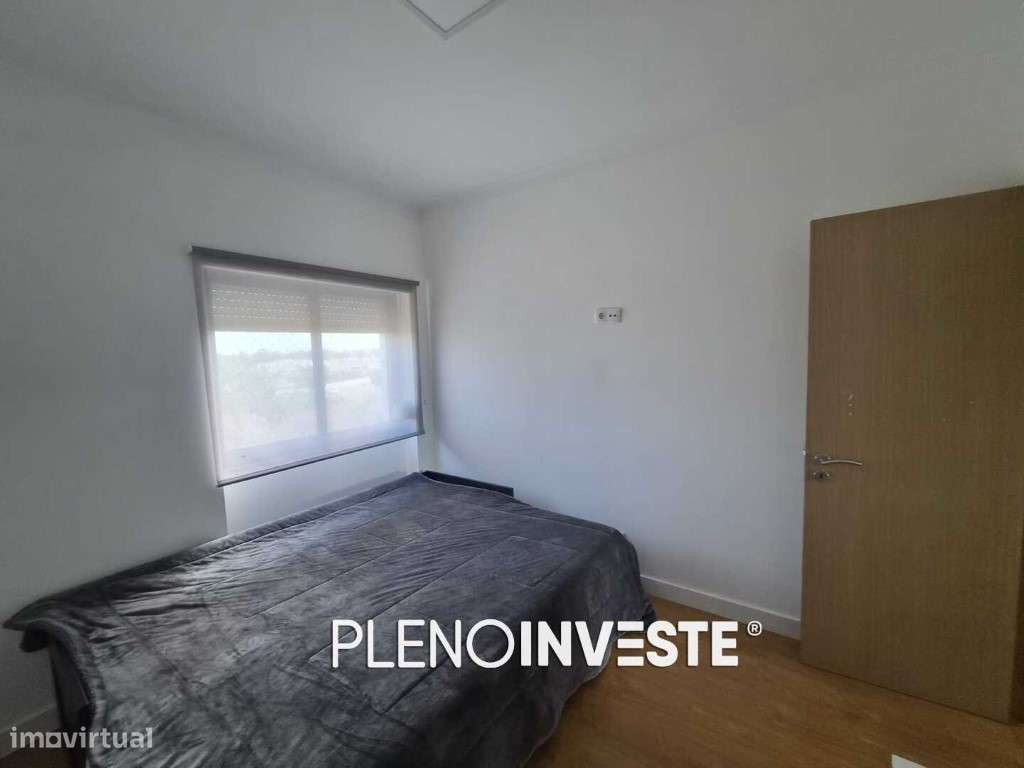 Apartamento T2 em Excelente Estado de Conservação em Palhais-12