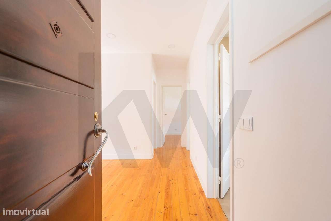 Arrendamento Apartamento T2 totalmente remodelado - Alvalade - Grande imagem: 2/28