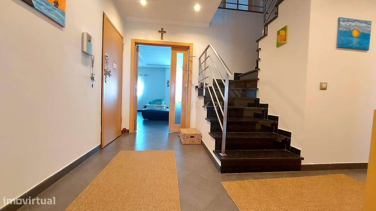 T5 Duplex em Alcochete | Vista Rio | Terraço Panorâmico-6