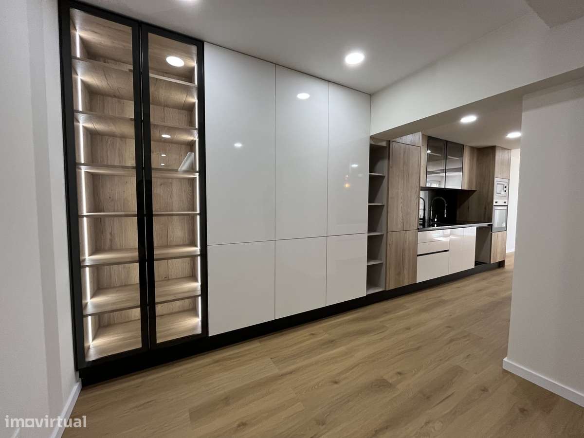 Apartamento T2 totalmente renovado, vista mar-21