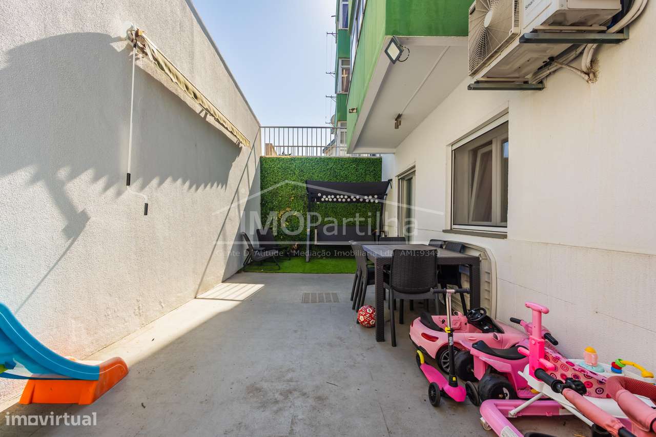 Apartamento T3 à venda na Rua Torcato Jorge-2