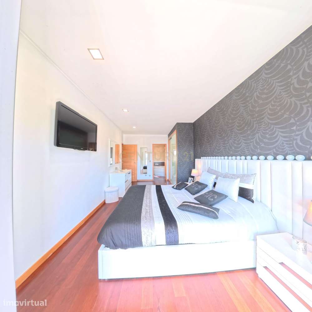 Moradia T4 em Esposende com Jardim e Garagem-19