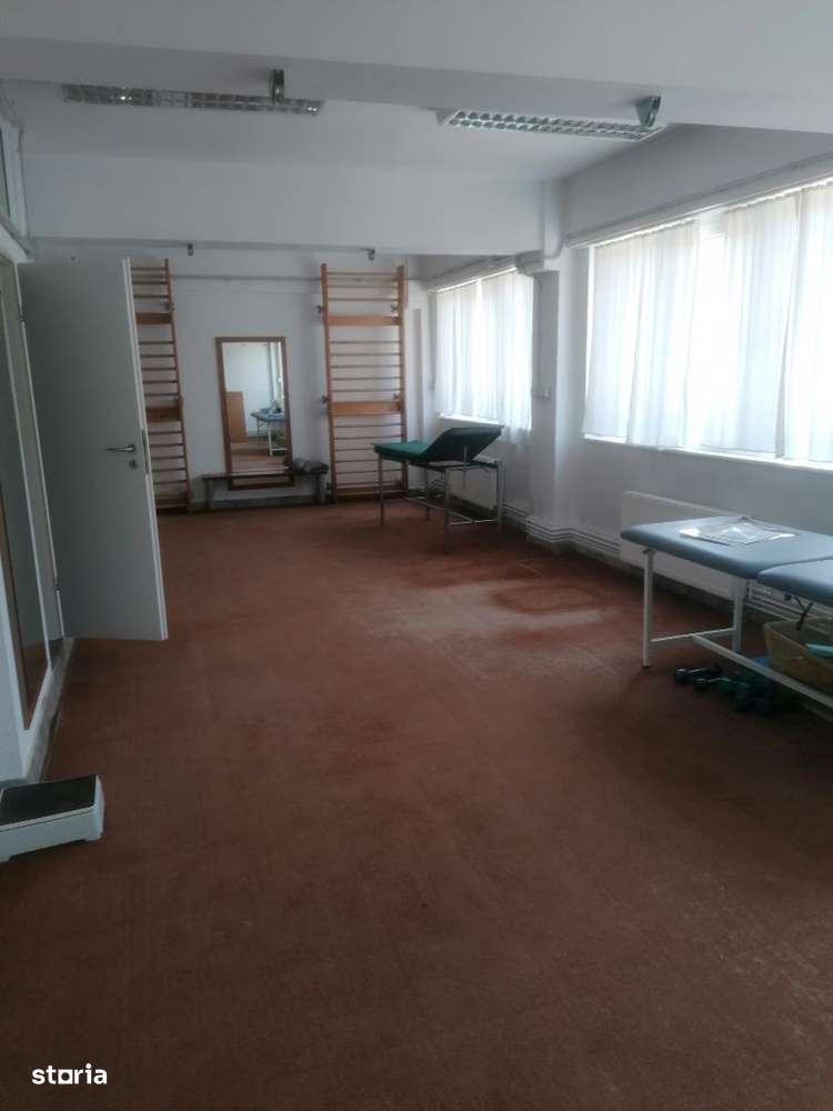 Vând spații comerciale zona centrală 400 euro mp negociabil-1