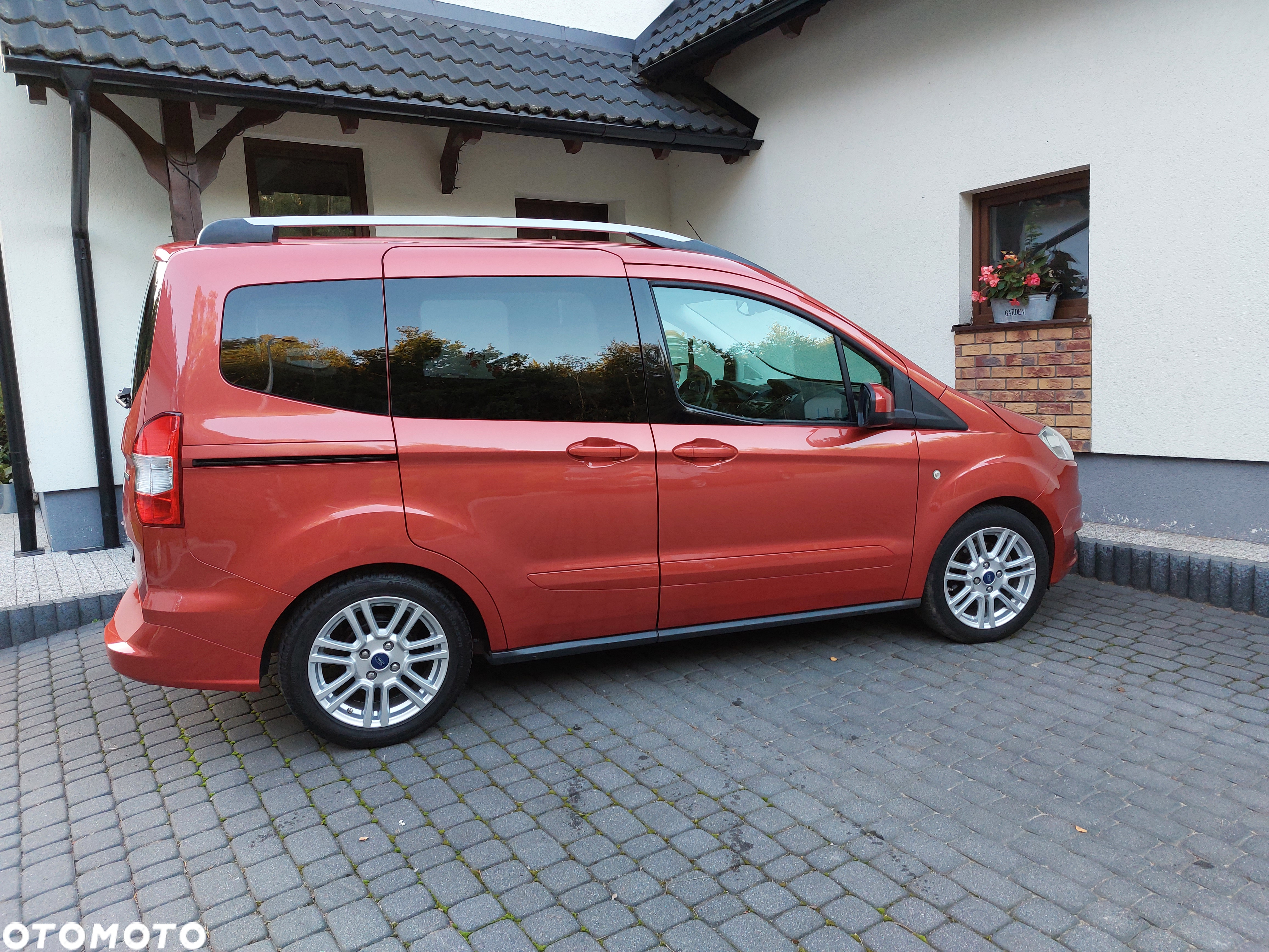 Ford Tourneo Courier 1.0 EcoBoost Titanium - 34