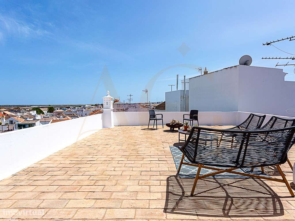 Moradia com Garagem, Piscina, Jardim e amplos Terraços, para venda ...-35