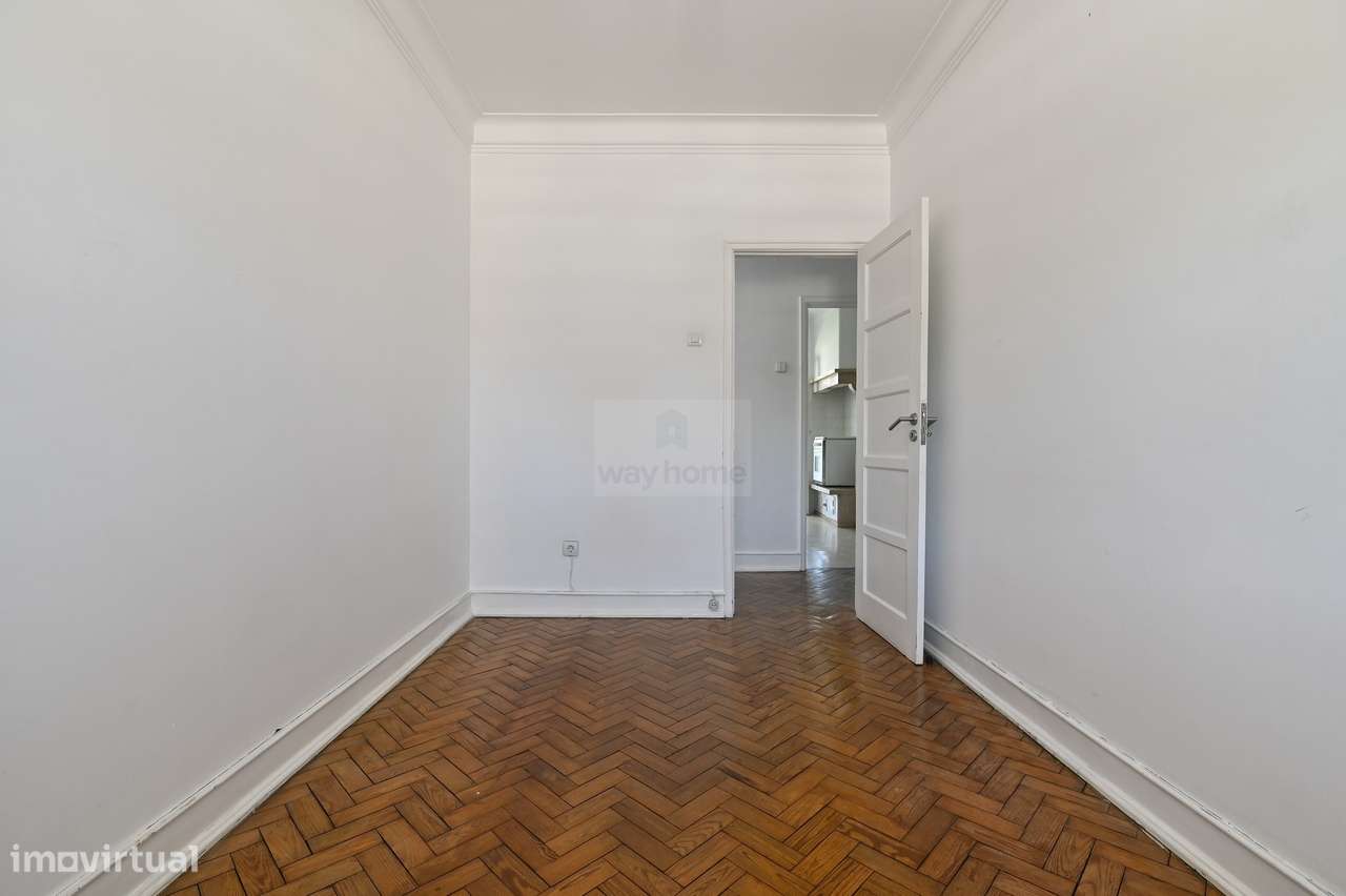 Apartamento T2 | Para remodelação | Alvalade-8