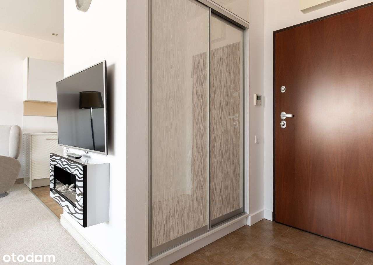 Apartment with sea view-8