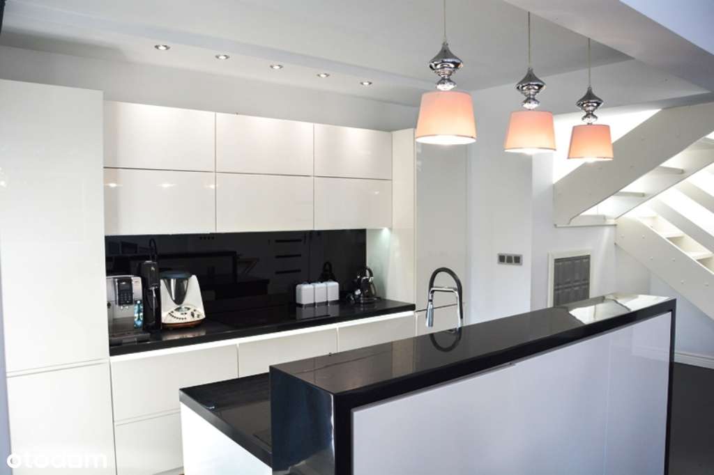 dom nad jeziorem do zamieszkania !-11