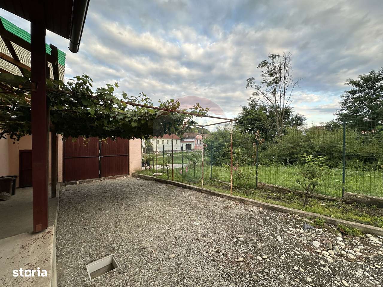 Casă  cu 5 camere de vânzare in Apos - Imagine principală: 2/8