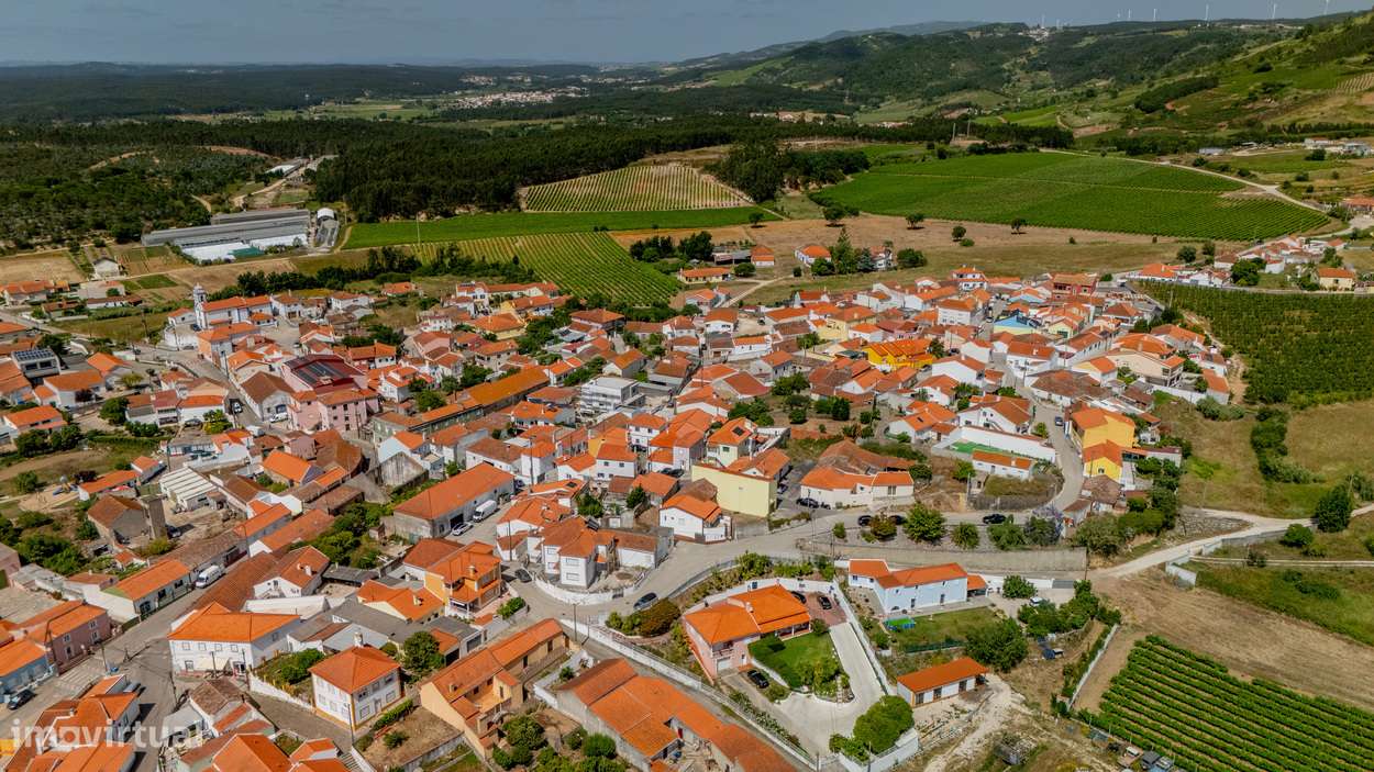 Moradia Térrea T2+1 c/ Páteo a 8km do Centro de Torres Vedras-23