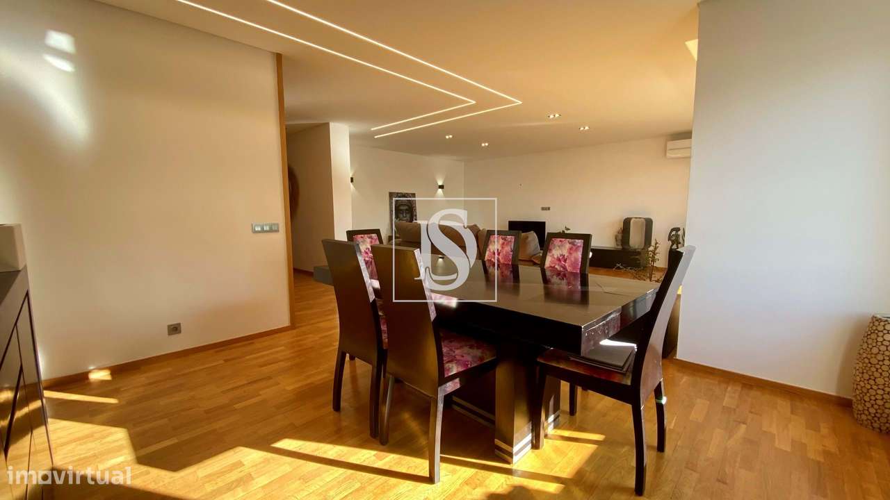 T3 com 170m² | Terraço Privativo de 200m² | Renovado | Santo Tirso-3