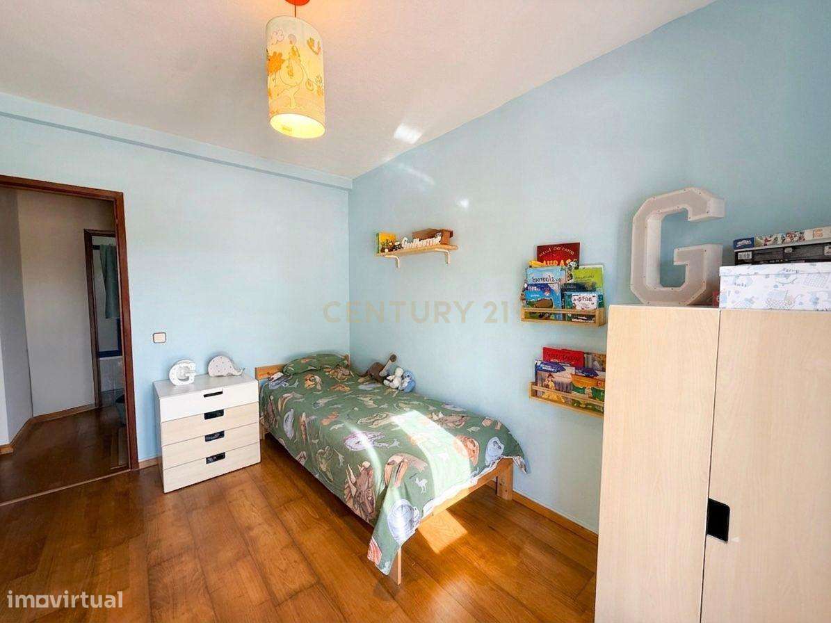 Moradia T4  em Vendas de Azeitão com jardim - Oportunidade-21