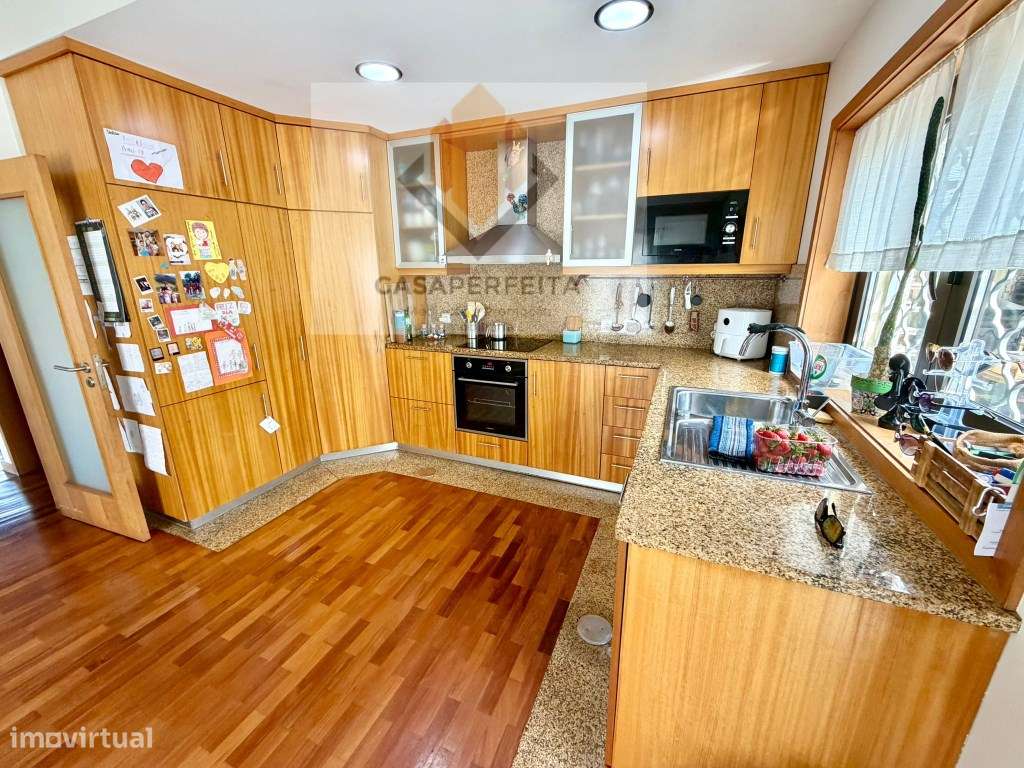 Luminosa Moradia T3+1 de 4 Frentes com Jardim, Escritório e Anexo -...-12