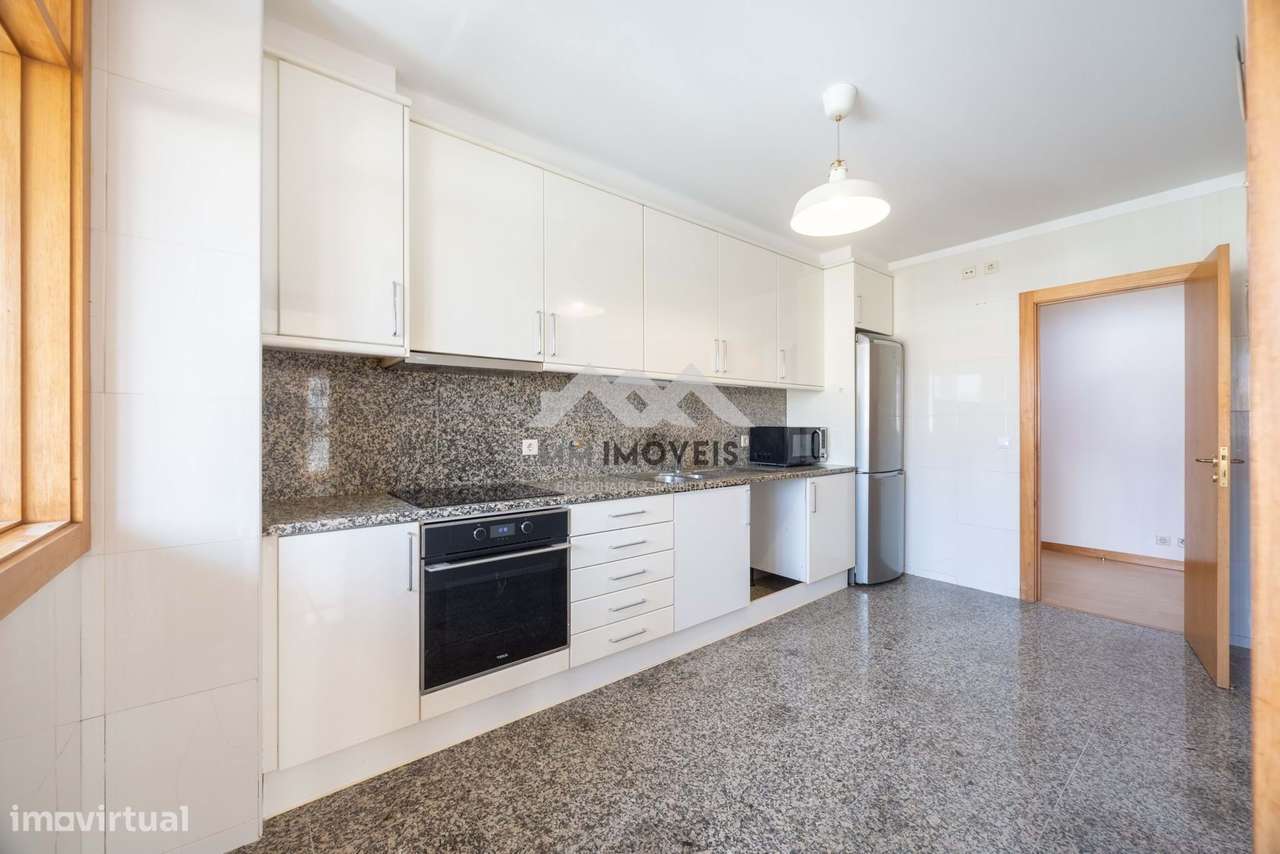 Apartamento T2 | Senhora da Hora | METRO | Garagem | Arrumo-24