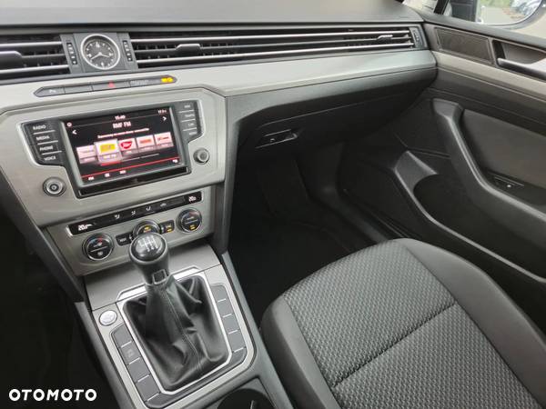 Volkswagen Passat 2.0 TDI BMT Trendline - 20