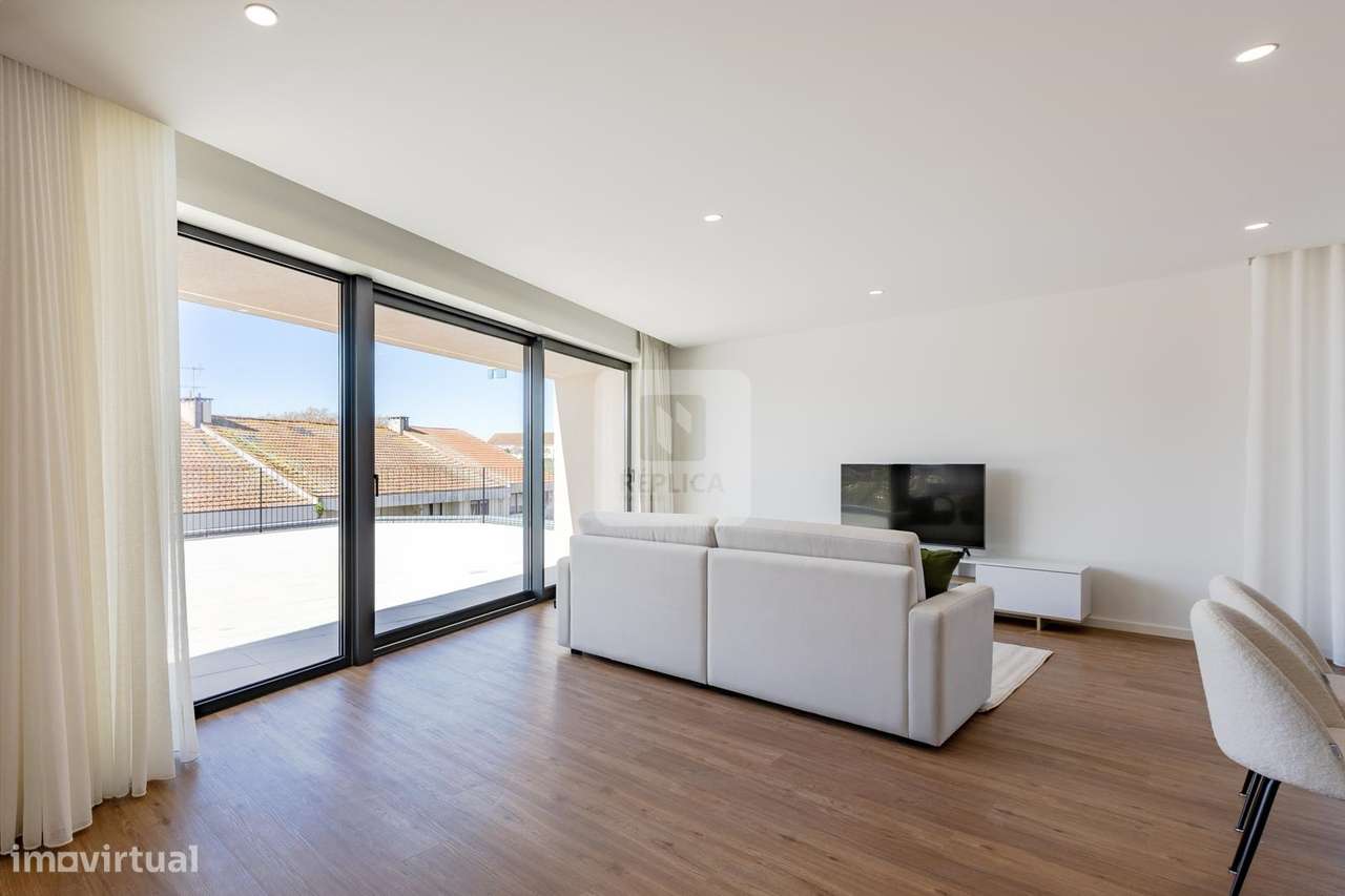 Penthouse T4 com Vista Panorâmica no Centro de Vila Nova de Gaia-10