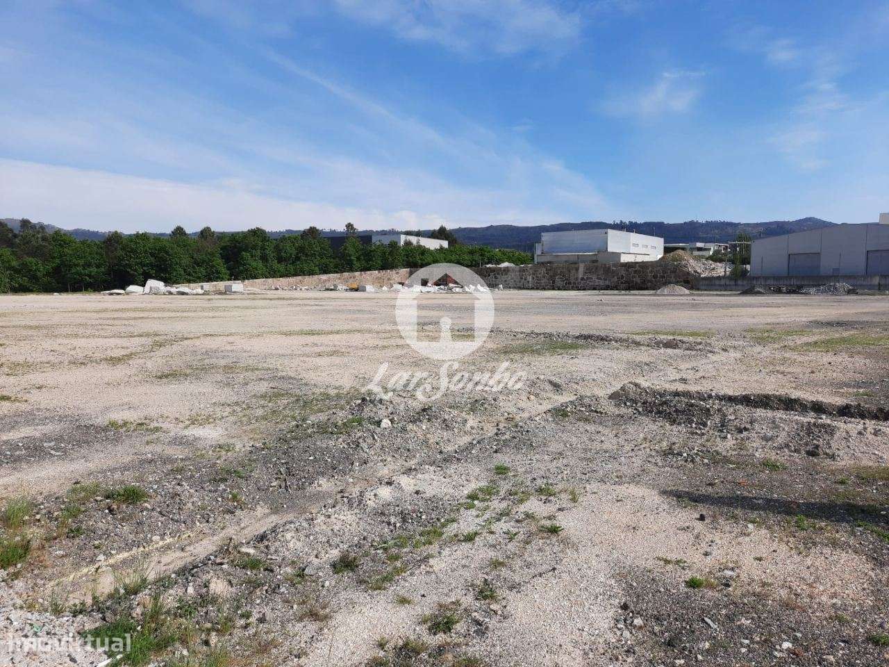 Terreno Industrial com 16.000m2 - Grande imagem: 1/4