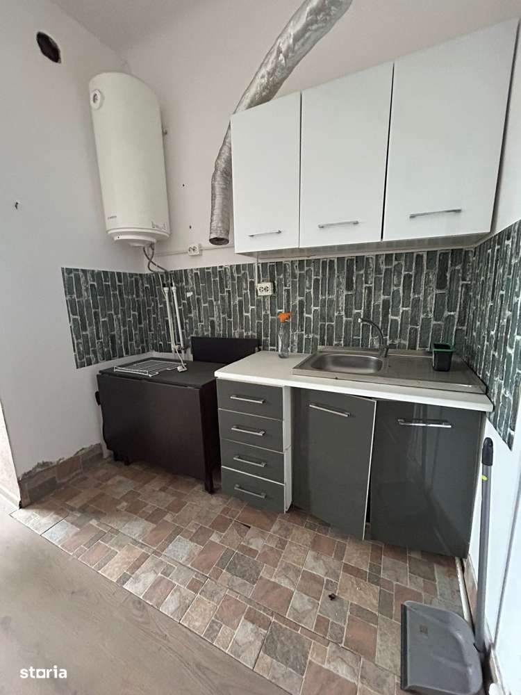 De vanzare garsoniera etajul 2 Pret 16.500 e - Imagine principală: 4/7