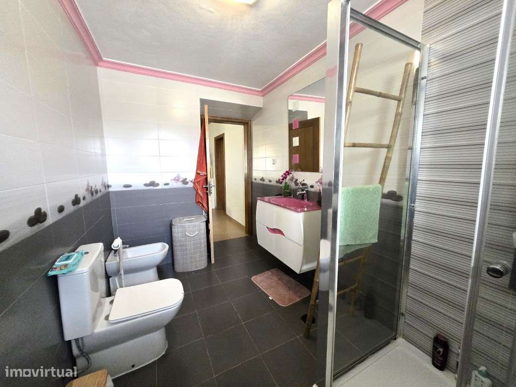Moradia T2 com 12.250 m² de Terreno junto à Praia Fluvial das Azenh...-13