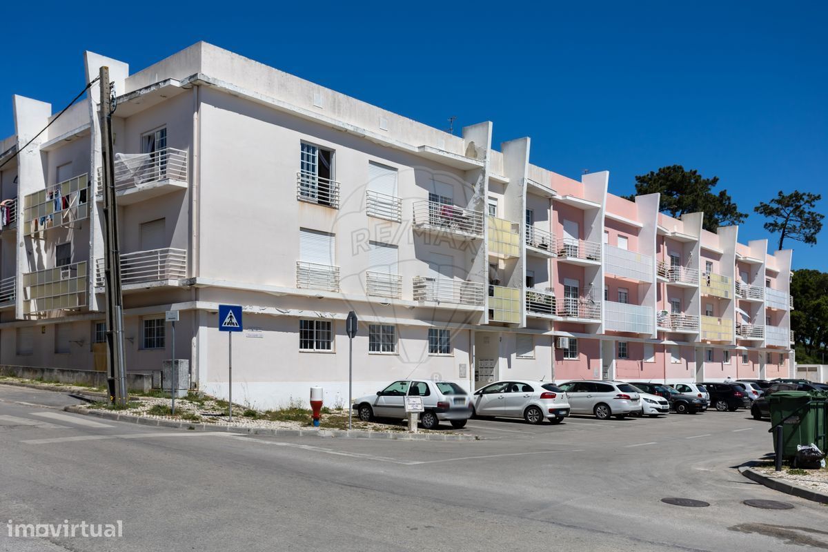 Apartamento T2 à venda em Almoínha / Sesimbra