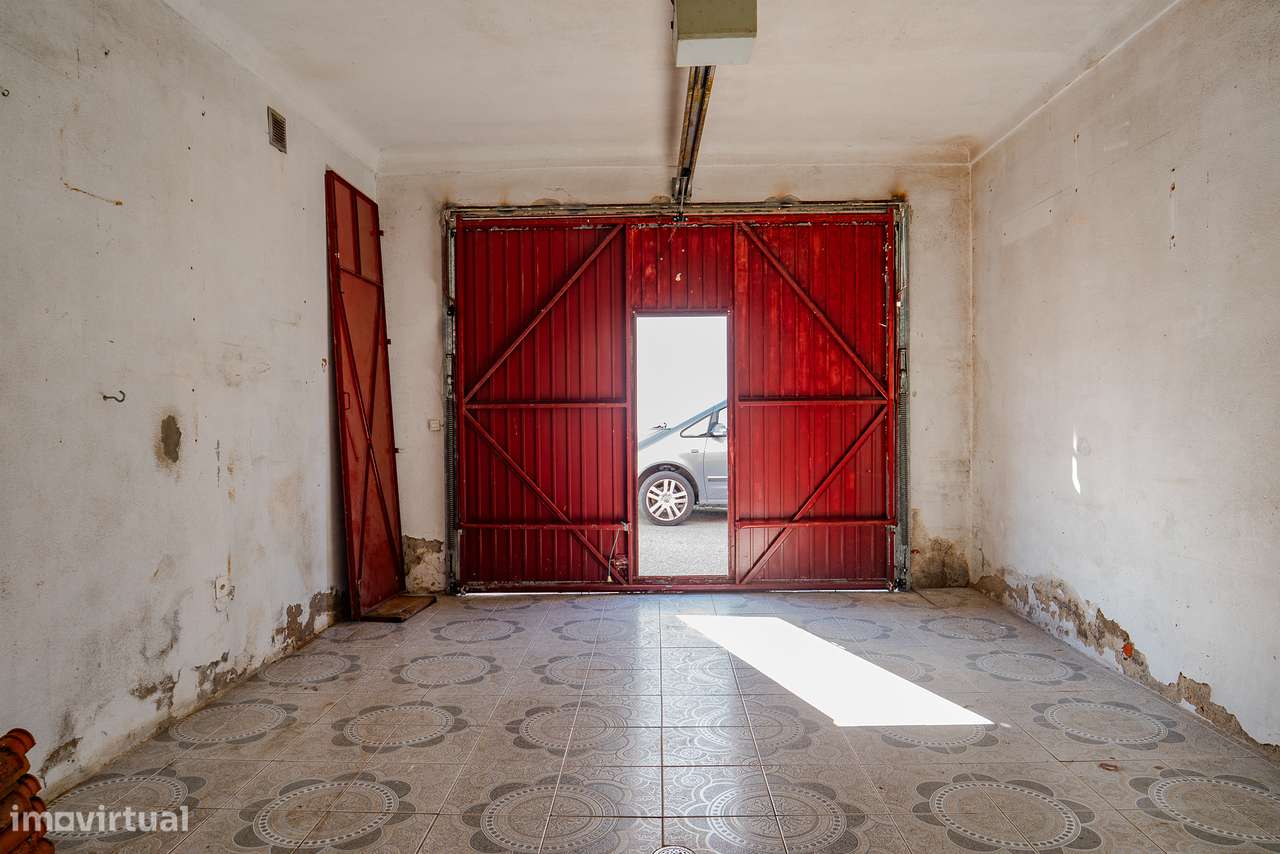 Moradia com Quintal e Garagem à Venda em Viana do Alentejo-38