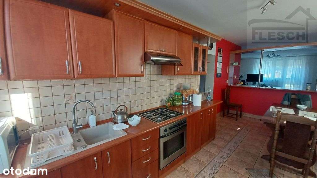 Dom w pobliżu lasu i zalewu-5