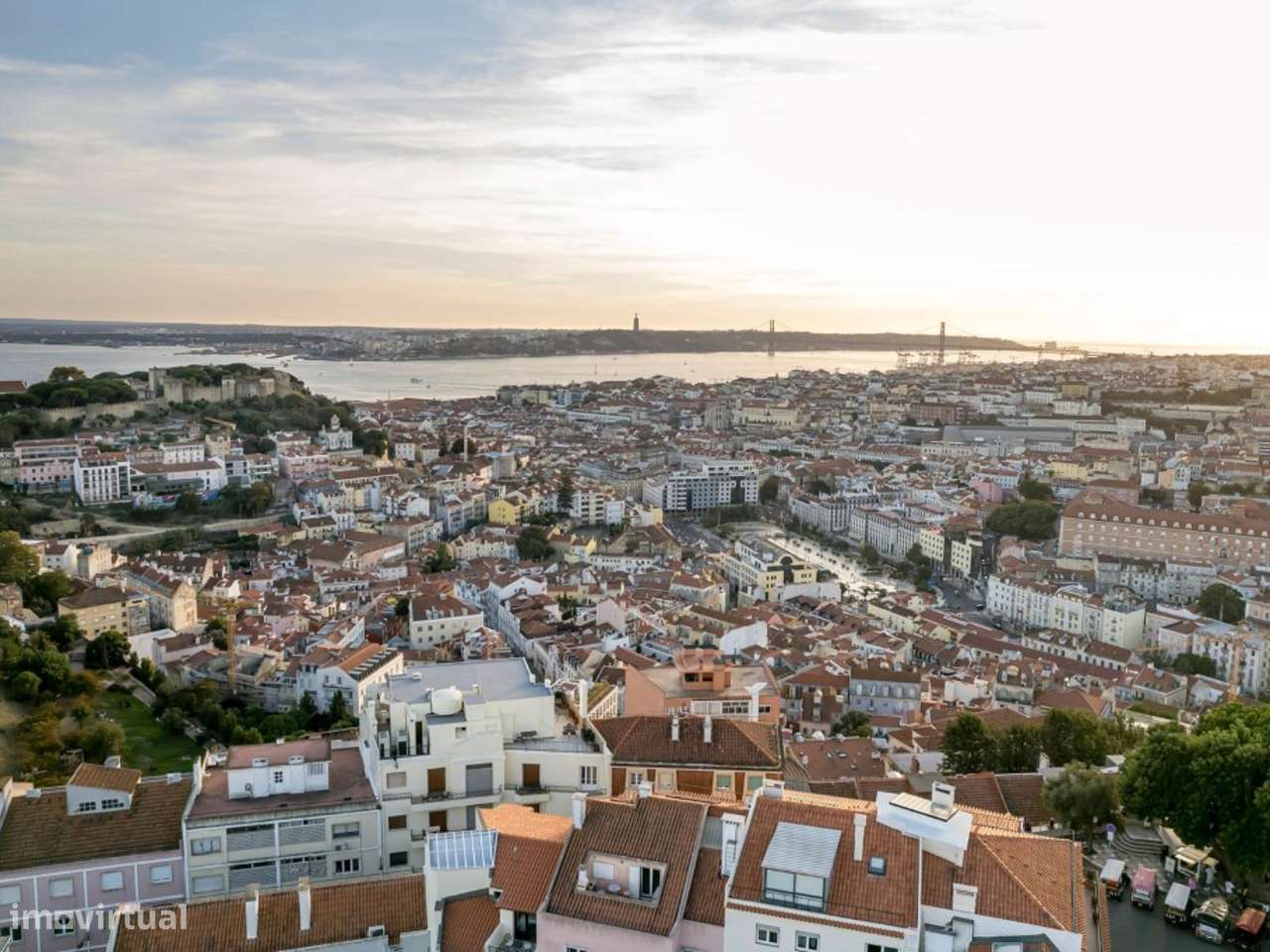 Moradia duplex na Graça com 5 Quartos e Jardim-24