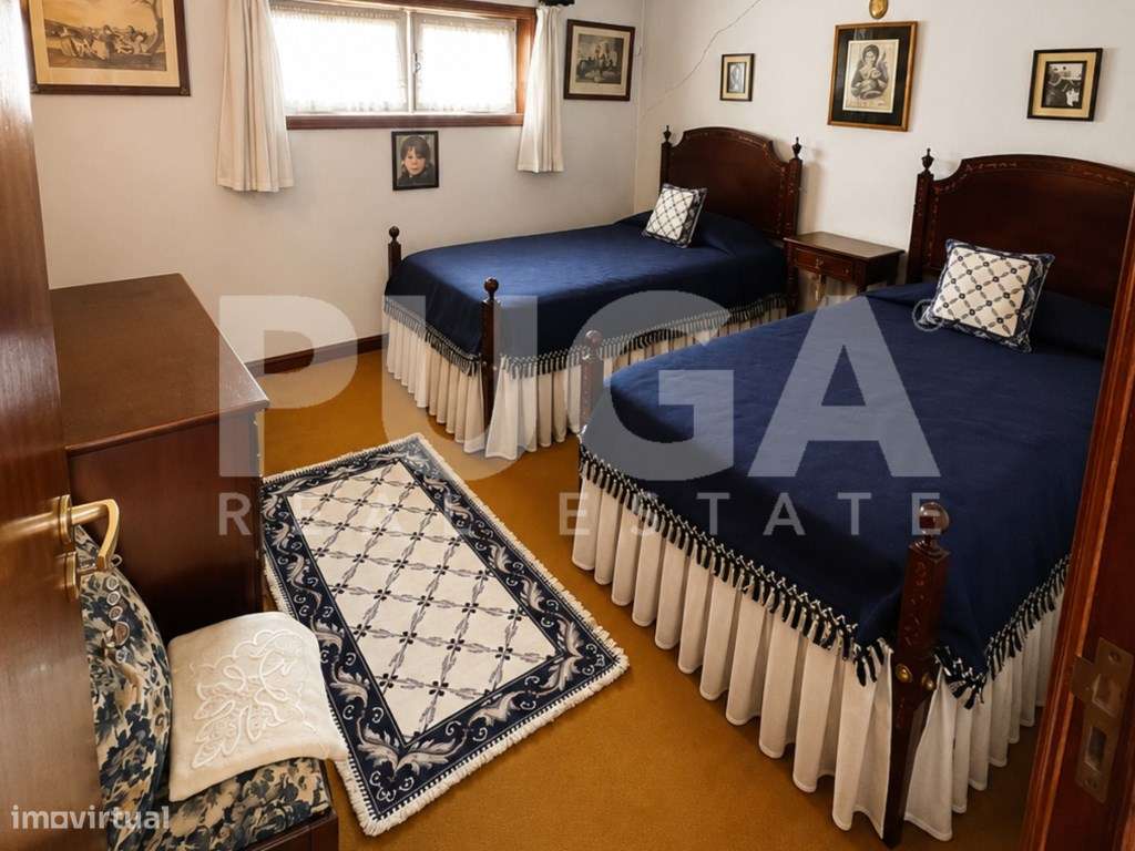 Moradia T5 em Miramar | Lote de 1.135 m² a escassos metros da Praia-13