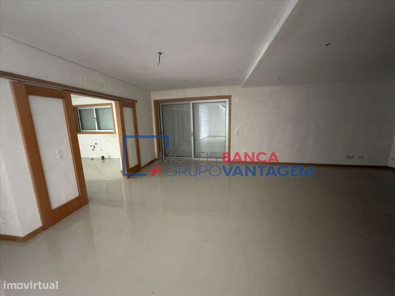 Moradia geminada, para venda, Santa Maria da Feira - Mozelos - Grande imagem: 3/11