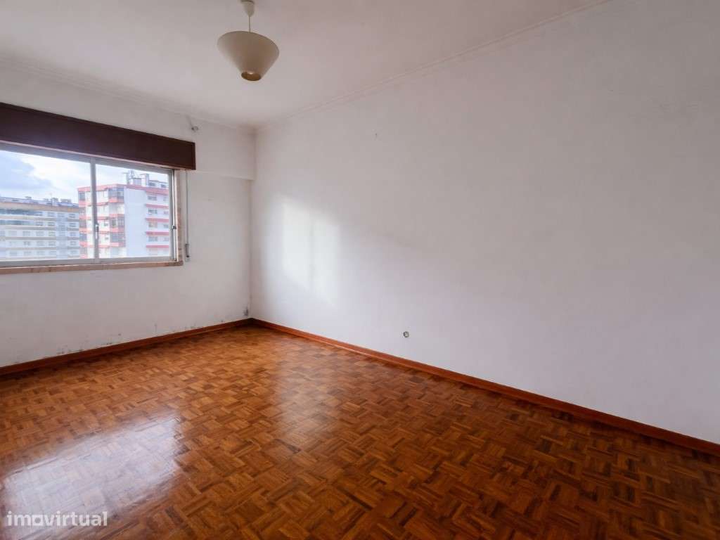 Apartamento T3 com Marquises-16