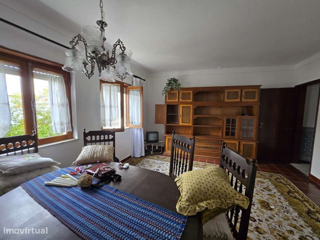 Moradia T2 com quintal, garagem e terraço no centro histórico da Vi... - Grande imagem: 4/27