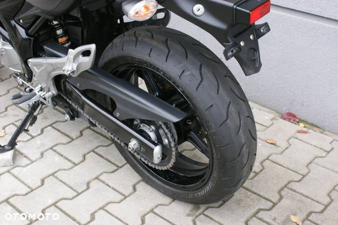 Suzuki Gladius - 17