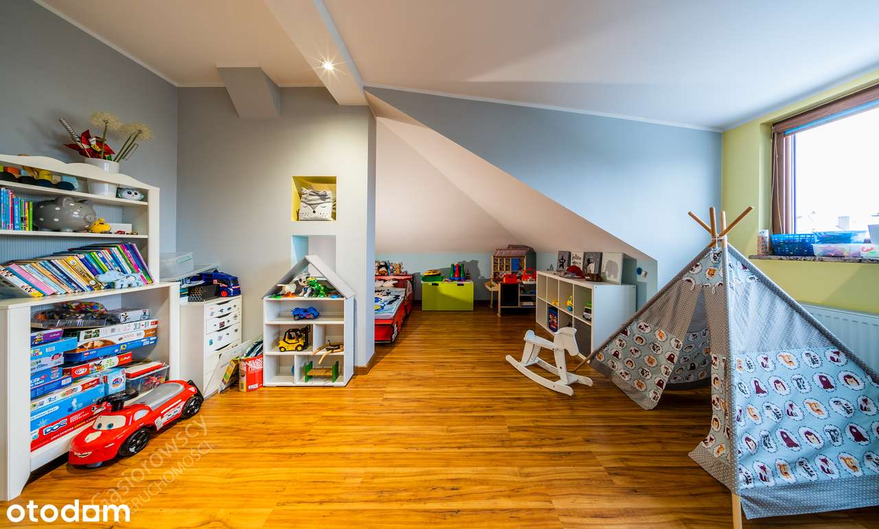 Stylowy i komfortowy dom z niezależnym piętrem w pełni umeblowany-16