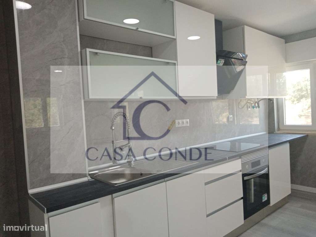 Apartamento T2 Totalmente Remodelado em Corroios-8
