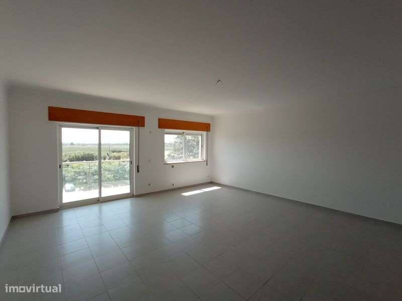 Apartamento T2 na Azambuja - Grande imagem: 4/17