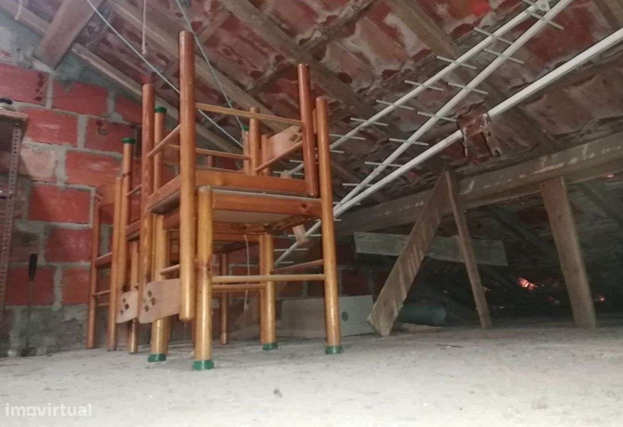 Apartamento T3+T2 com garagem, Amieirinha-Marinha Grande-22