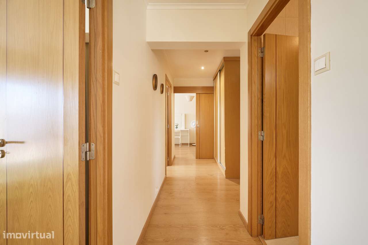 Espaçoso Apartamento T3 na Encarnação, Lisboa - Grande imagem: 3/52