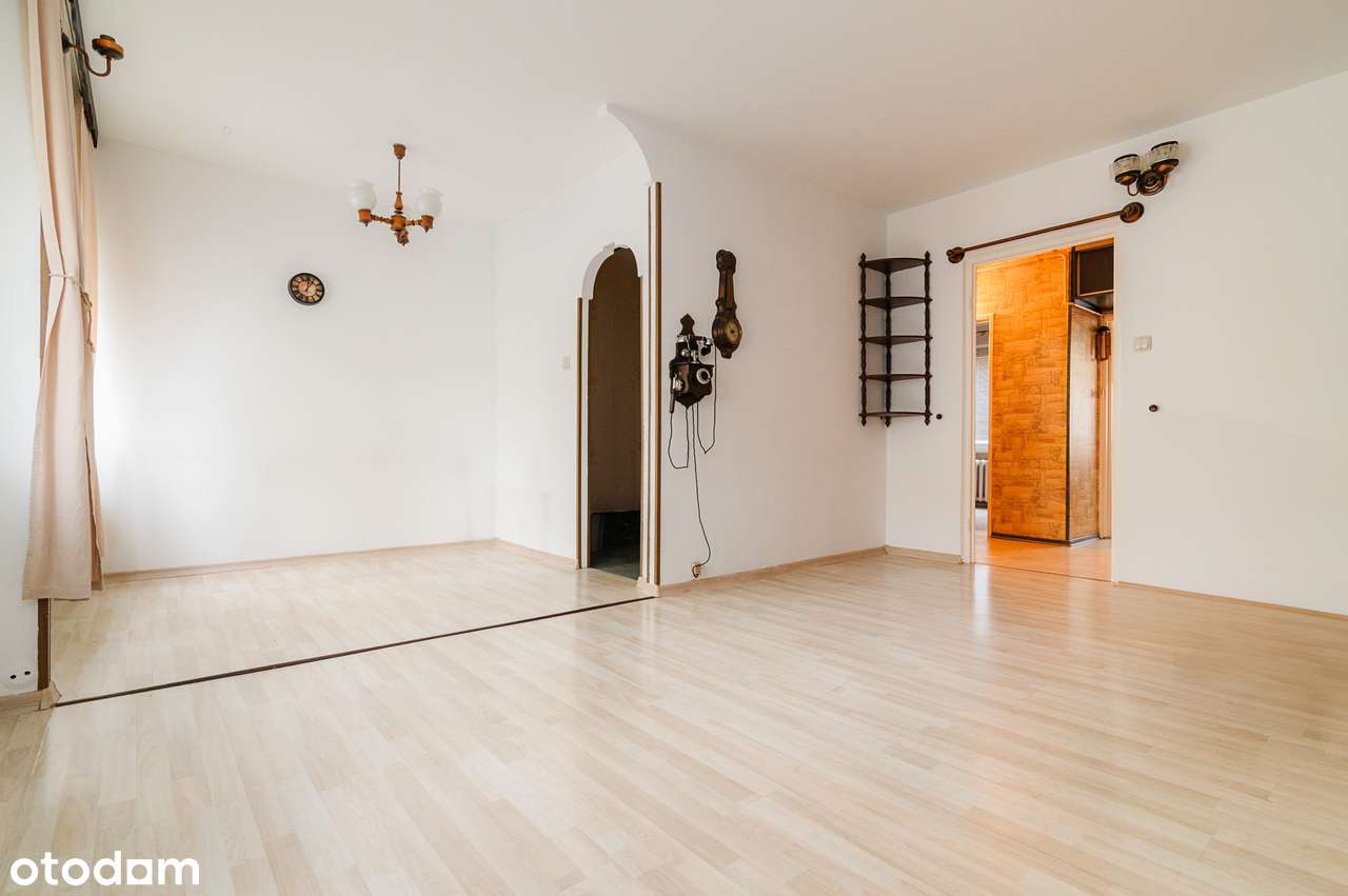 3 pokoje | 1 piętro | dwustronne |po remoncie klatki  | blisko centrum-0