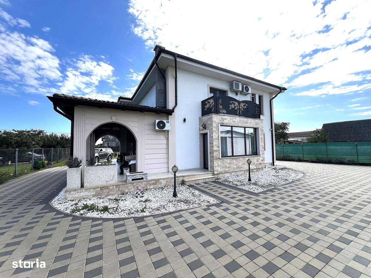 Vila cu stil si confort modern-teren generos-finisaje premium-0
