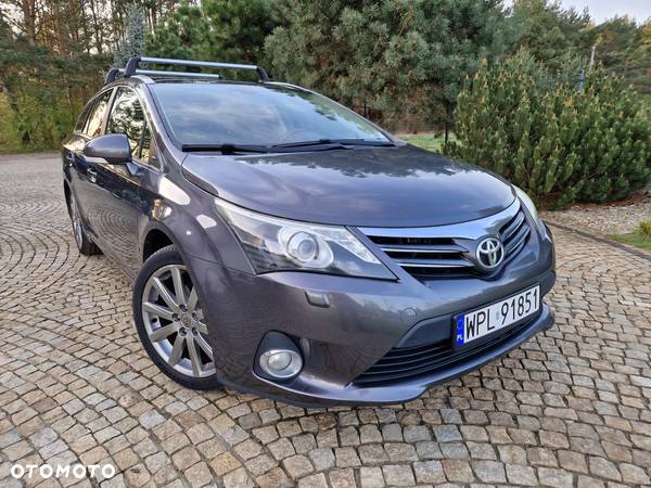 Toyota Avensis Touring Sports 1.8 Executive - 1