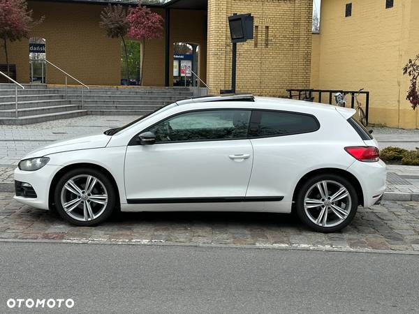 Volkswagen Scirocco 2.0 TDI DSG - 5