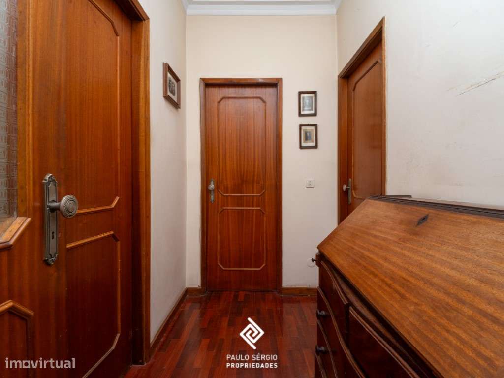 Apartamento T2+1 no Porto-16
