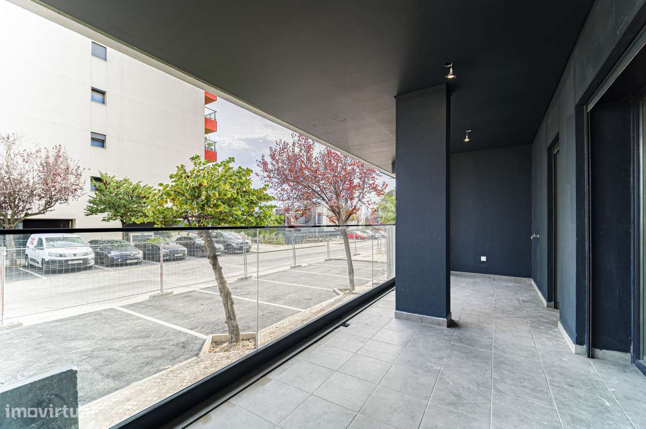 FABULOSO T2 COM TERRAÇO DE 127m, VARANDA E GARAGEM PARA 2 CARROS - Grande imagem: 5/18