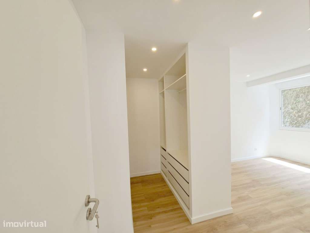 Apartamento T2 para venda em Amadora - Lisboa-23