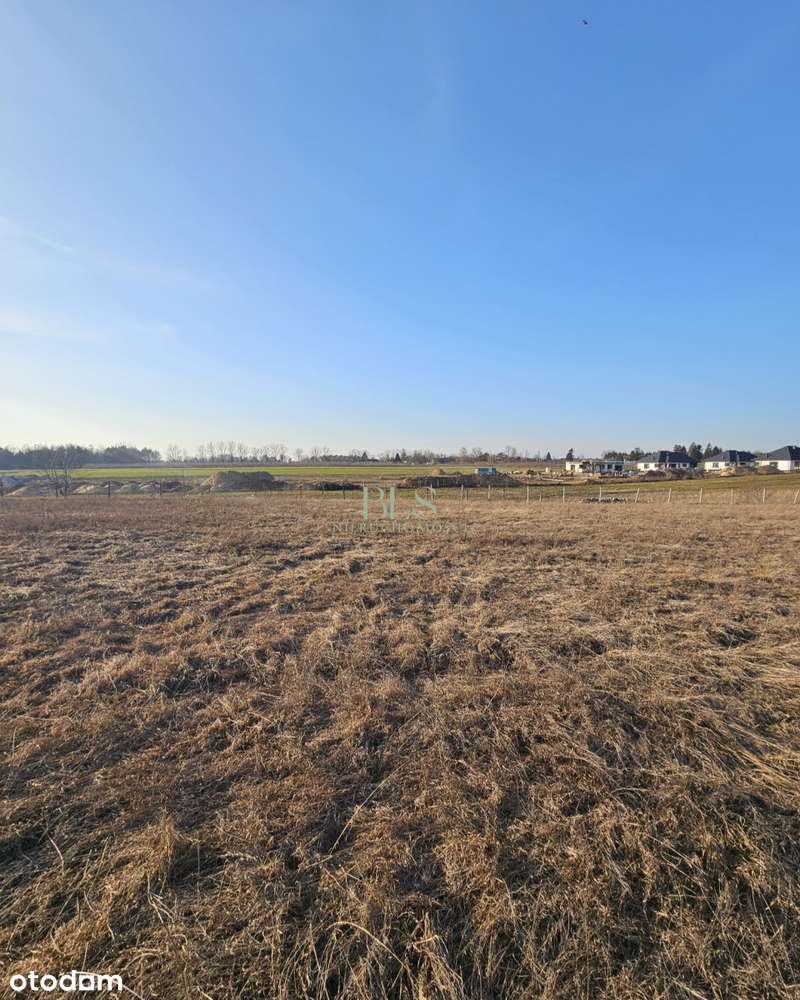 przy gminnej drodze pod zabudowę jednorodzinną-2