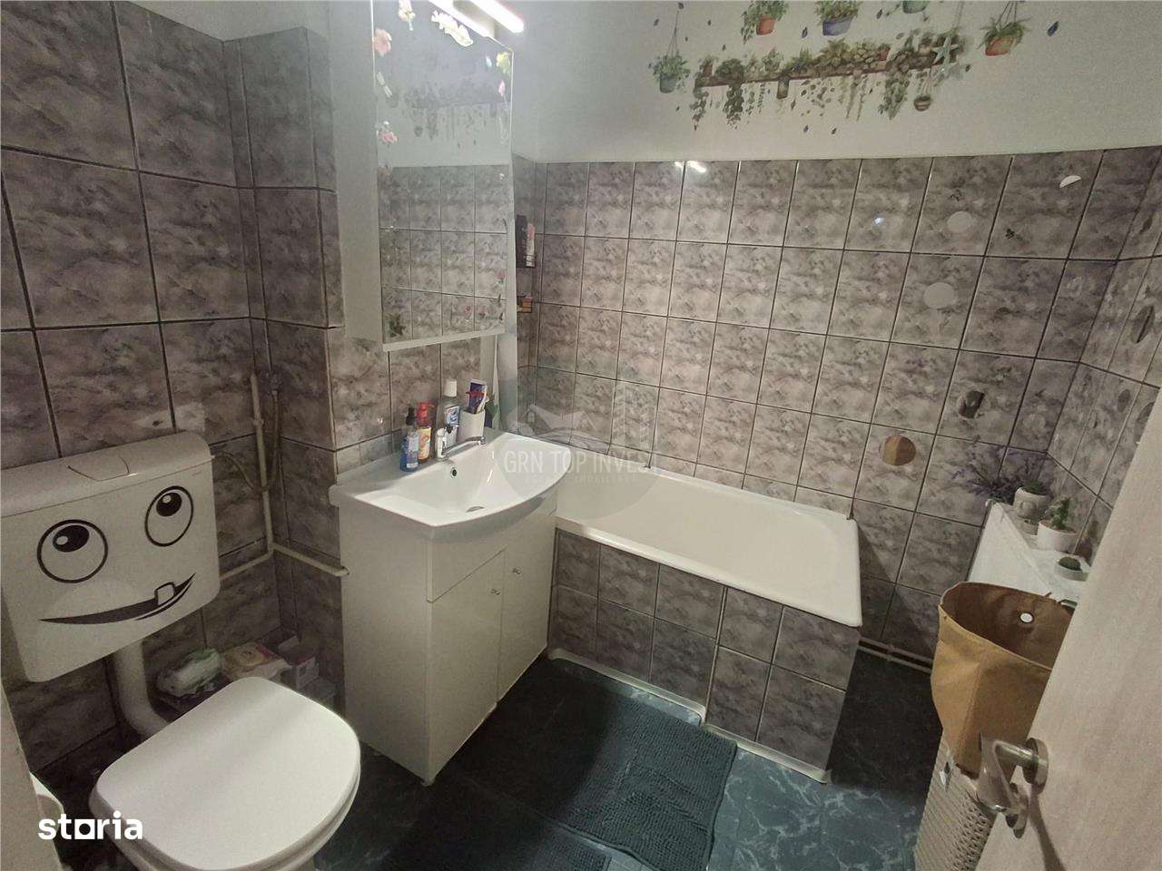 Apartament 3 camere decomandat 2 balcoane pivnita zona Valea Aurie - Imagine principală: 5/19