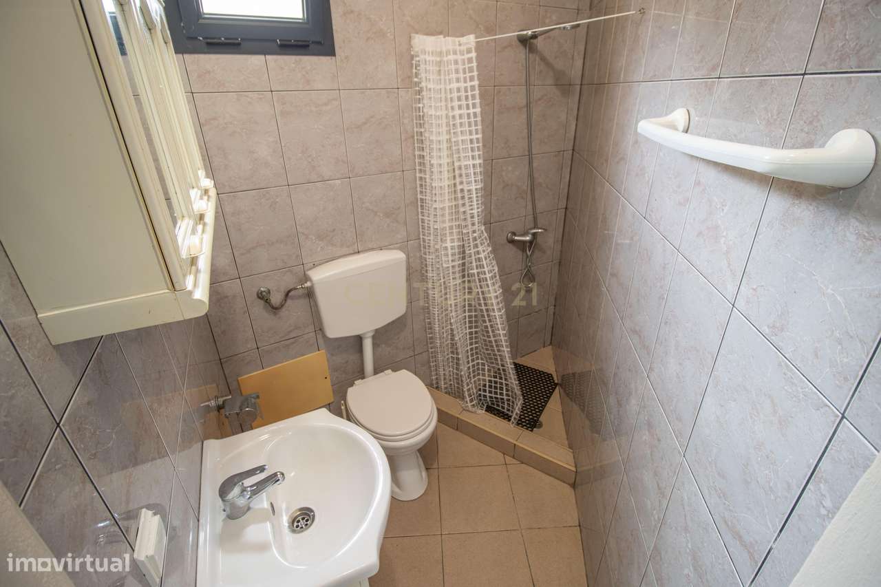 Moradia Térrea com Terraço e Vista Montanha na Madeira-11