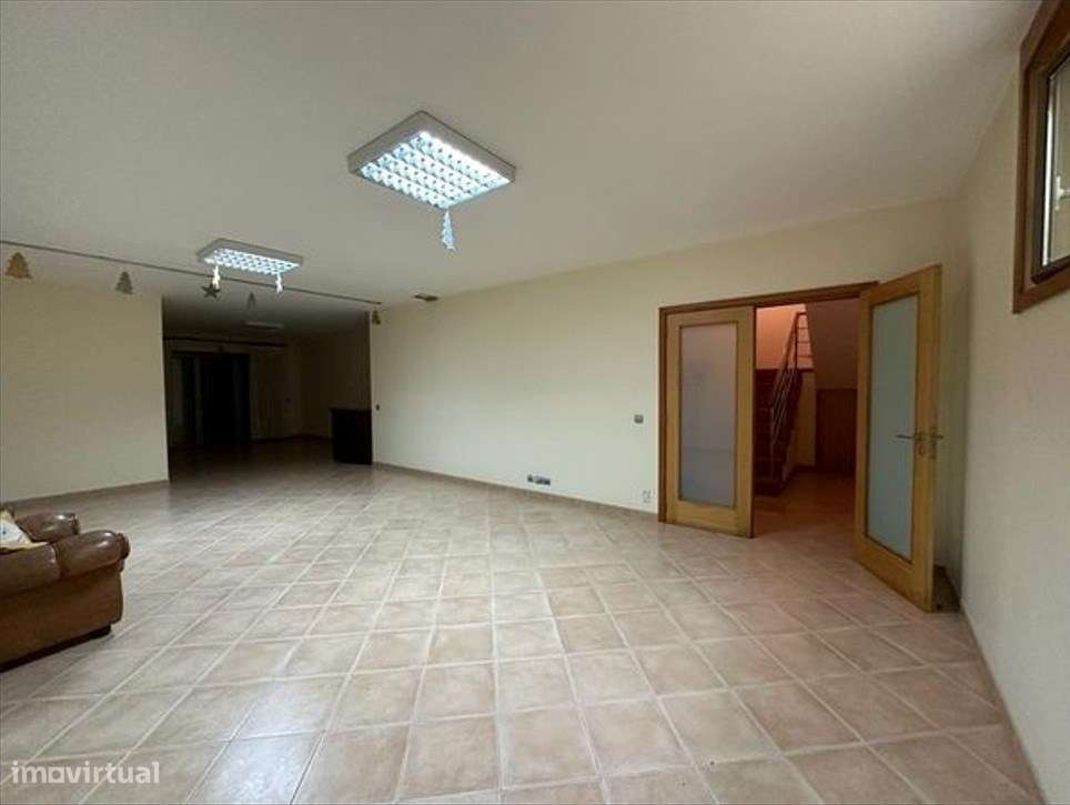 Moradia Individual T3 com piscina em Lomar-58